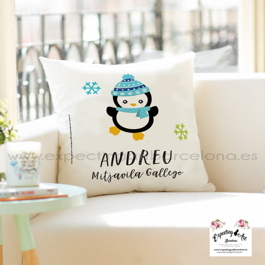 Cojín para niño personalizado con nombre para decoración habitación bebé| Modelo Pingüino Andreu| Funda desenfundable (35cm x 35cm 40cm x 40cm)