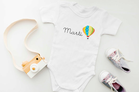 Body Blanco Personalizado para Bebés con Nombre y Cumpleaños - Mod. Globo Aerostático